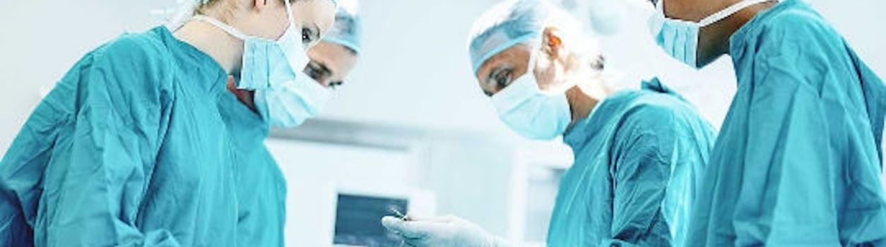 01 surgical team